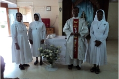 Jubilarians-with-SrClara-Xavier-the-Provincial-Superior-and-FrAnto-Vijayan