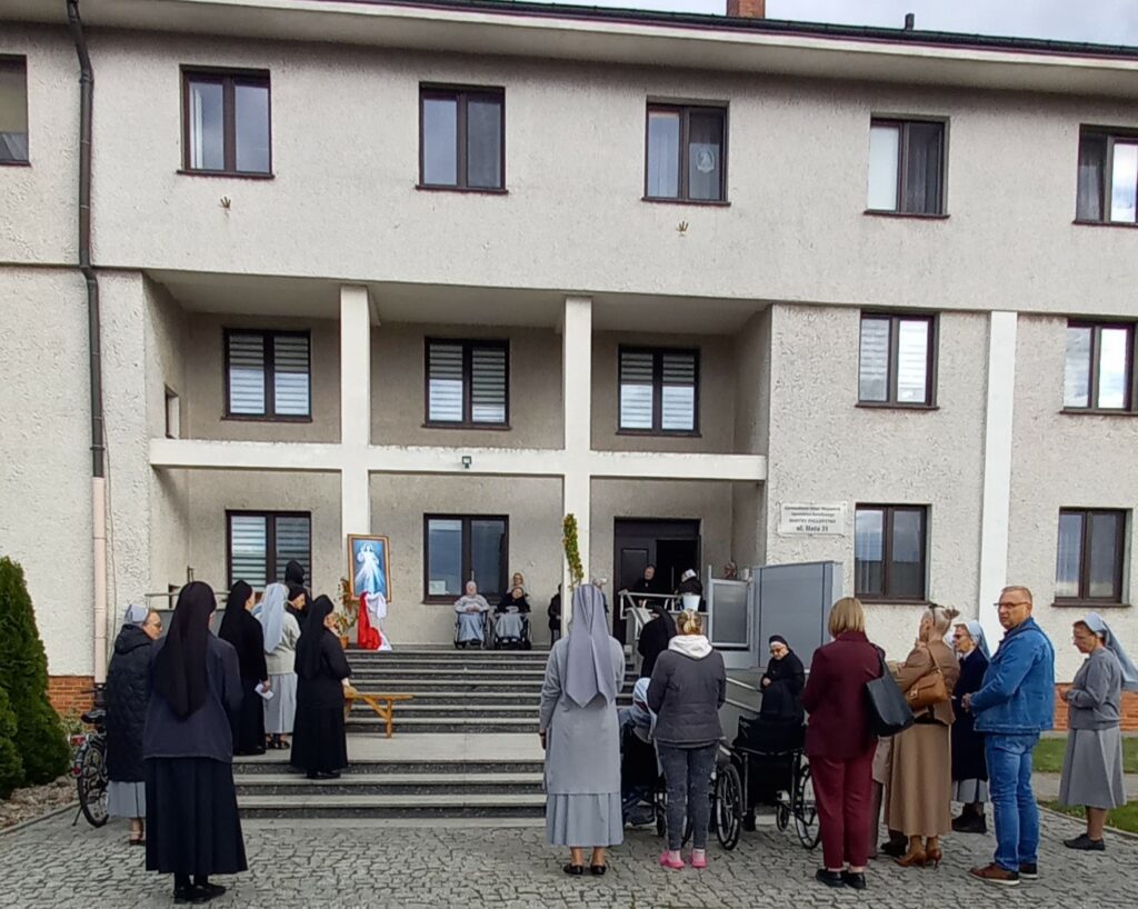 Chaplet of Divine Mercy with neighbours in Gniezno